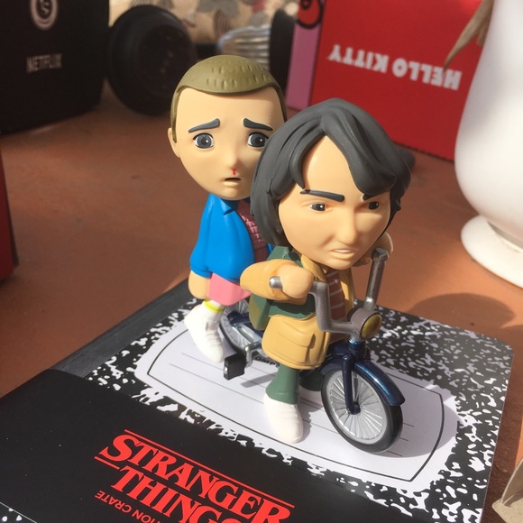 Stranger Things Loot Crate Exclusive Items - Picture 2 of 5